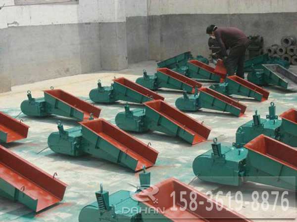 電磁振動(dòng)給料機(jī) 電磁振動(dòng)給料機(jī)